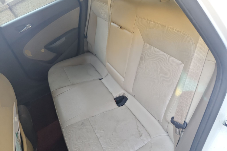 别克 英朗 2013款 GT 1.6L 自动时尚版中控内饰7004