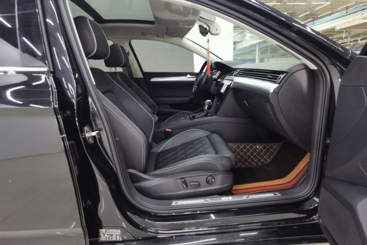 大众 迈腾GTE插电混动 2020款 GTE 豪华型中控内饰7003