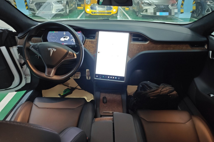 特斯拉 Model S 2019款 Performance 高性能版中控内饰12