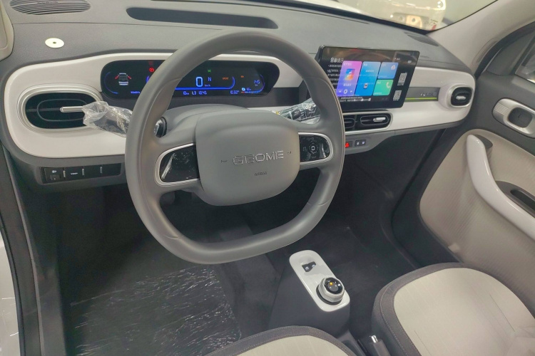 吉利汽车 熊猫 2025款 210km 元气熊中控内饰7002