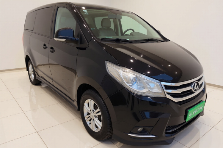 上汽大通MAXUS 大通G10 2018款 PLUS 2.4L 手动精英版车身外观3