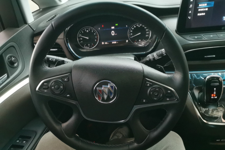 别克GL8 2022款 陆上公务舱 652T 豪华型中控内饰13