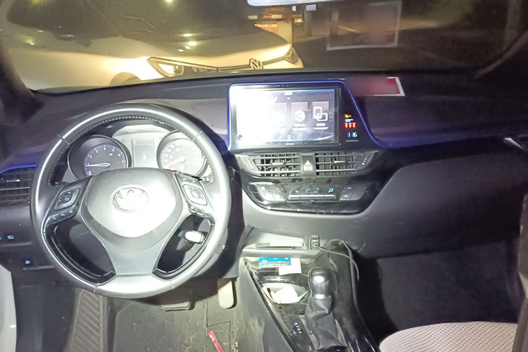丰田 奕泽IZOA 2018款 2.0L 奕驰版 国VI中控内饰12