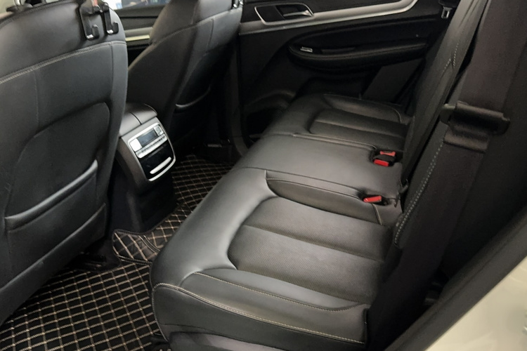 荣威RX8 2019款 30T 两驱超群旗舰版中控内饰7003