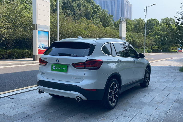 宝马X1 2022款 sDrive25Li 领先型车身外观6004