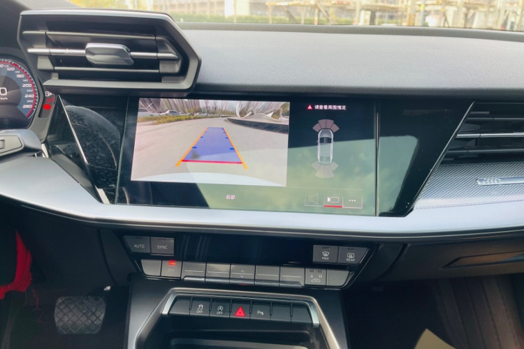 奥迪A3 2023款 改款 A3L Limousine 35 TFSI 时尚运动型中控内饰7007