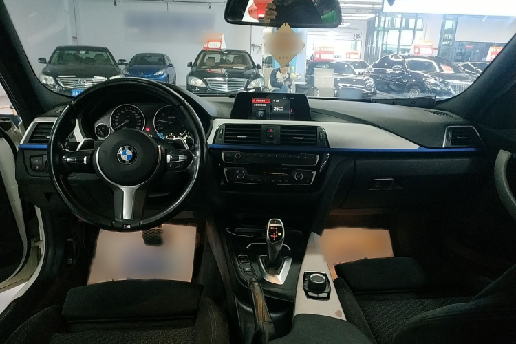 宝马3系 2018款 320i M运动套装中控内饰7002