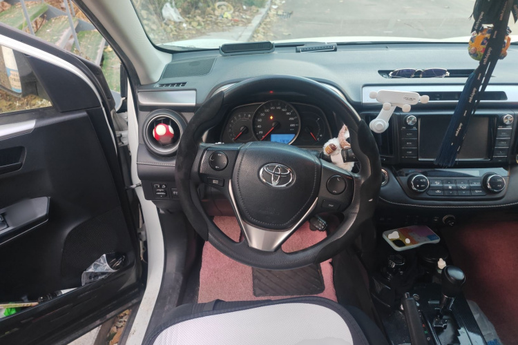 丰田 RAV4荣放 2019款 2.0L CVT两驱舒适版 国VI中控内饰13