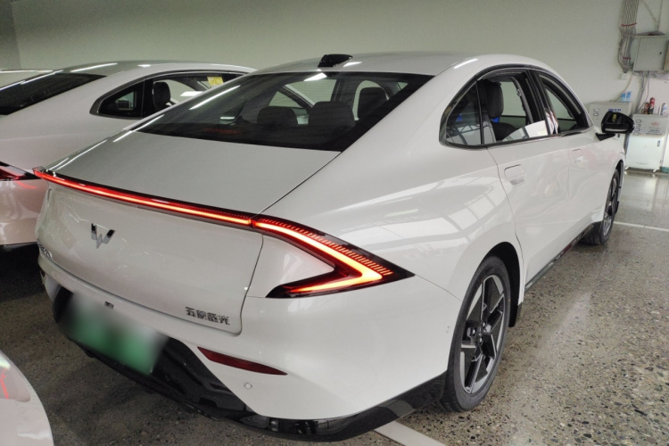 五菱汽车 五菱星光 2025款 610km 智能旗舰型车身外观6005