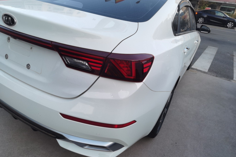 起亚K3 2019款 1.5L CVT智享互联版车身外观9