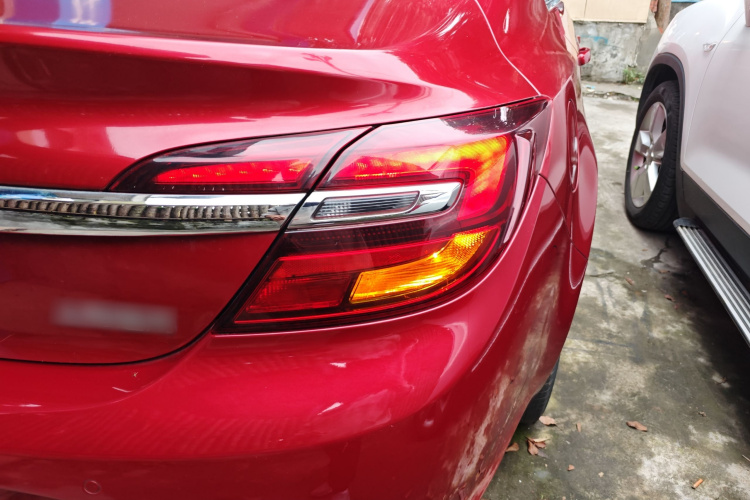 别克 君威 2015款 1.6T 领先技术型车身外观9