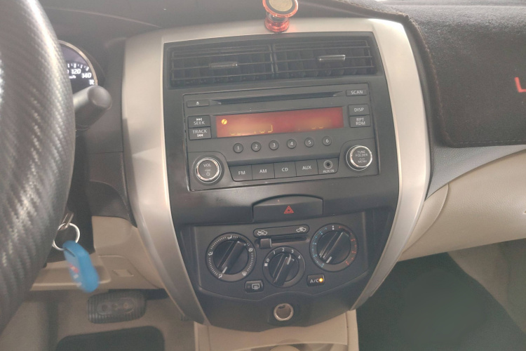 日产 骊威 2015款 1.6XE CVT舒适版局部细节16