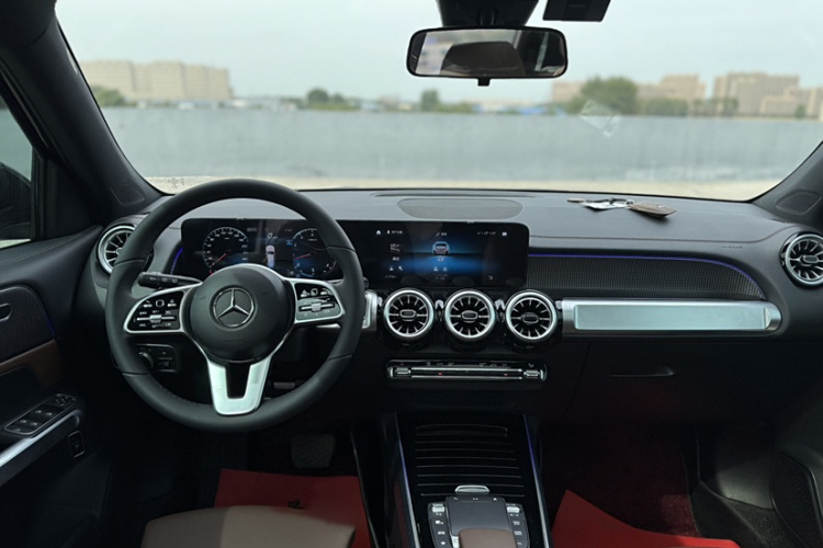 奔驰GLB 2022款 GLB 220 时尚型中控内饰7007