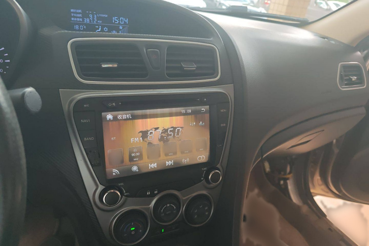 海马 福美来 2014款 M5 1.6L 自动精英型局部细节16