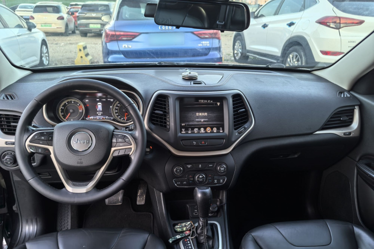Jeep 自由光 2016款 2.0L 优越版中控内饰7001