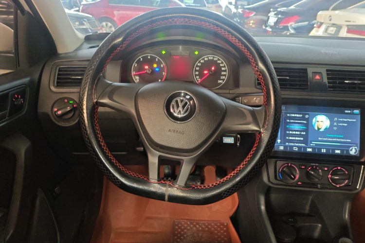 大众 桑塔纳 2018款 1.5L 手动风尚版中控内饰13