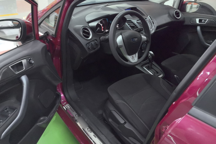 福特 嘉年华 2013款 两厢 1.5L 自动时尚型中控内饰7003