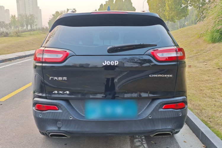Jeep 自由光 2016款 2.4L 领先版车身外观6001