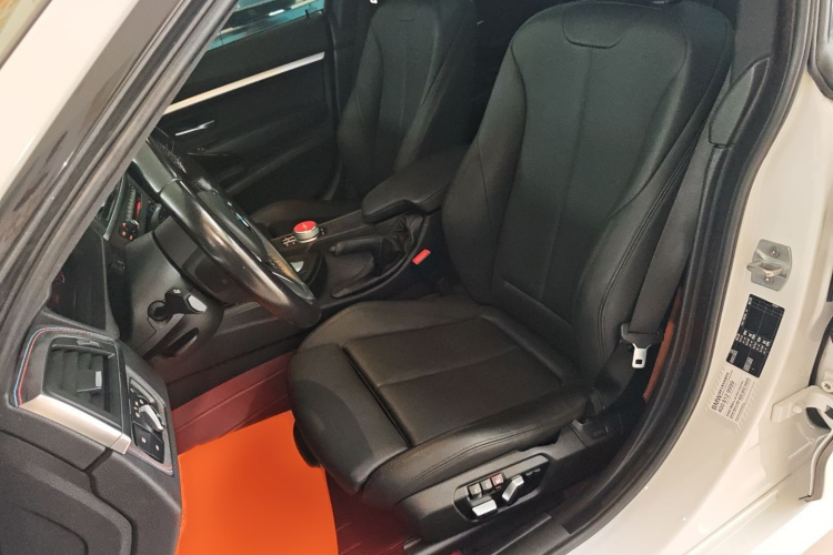 宝马3系GT 2020款 320i M运动套装局部细节19