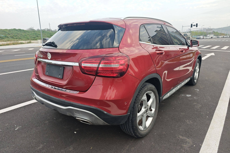 奔驰GLA 2019款 GLA 200 动感型车身外观6003