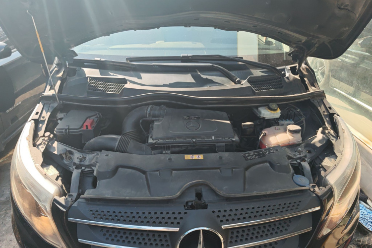 奔驰 威霆 2018款 2.0T 精英版 9座 国VI局部细节24