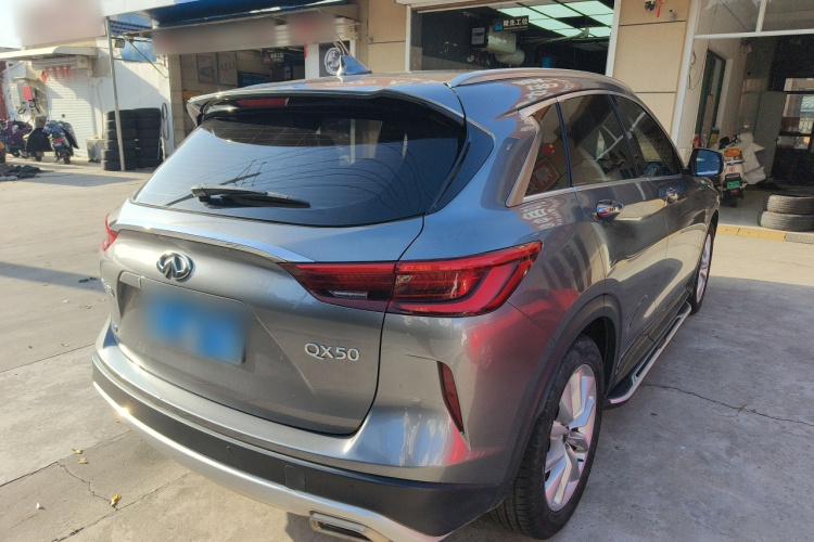 英菲尼迪QX50 2018款 2.0T 四驱菁英版车身外观7