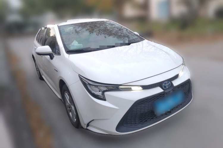 丰田 雷凌 2022款 双擎 1.8H E-CVT领先版车身外观3