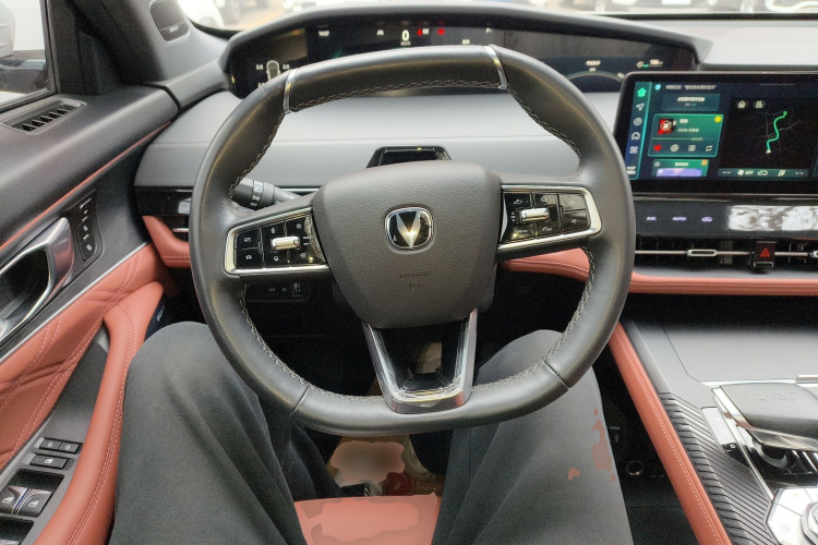 长安UNI-K 2023款 2.0T 两驱悦领型中控内饰13