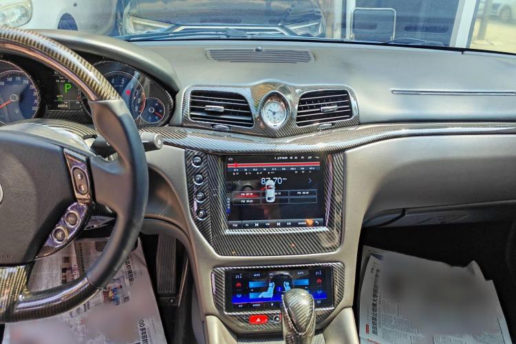 玛莎拉蒂 GranTurismo 2007款 4.2L 标准版中控内饰7005