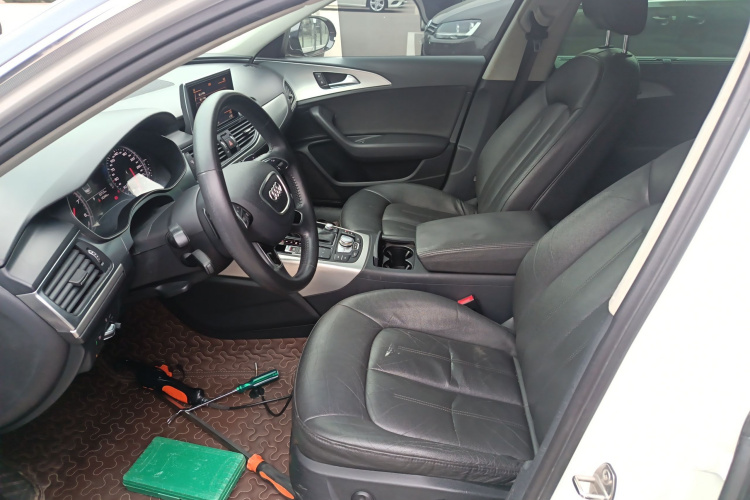 奥迪A6L 2016款 TFSI 技术型中控内饰19