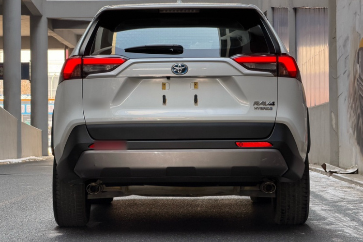 丰田 RAV4荣放 2022款 双擎 2.5L E-CVT两驱精英版车身外观6009