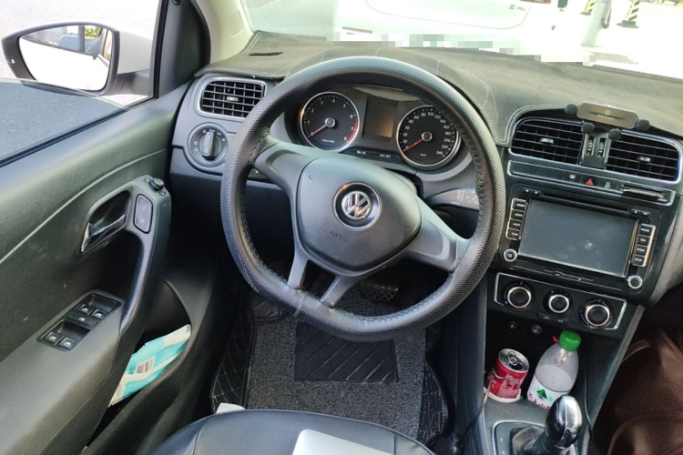 大众 Polo 2014款 1.6L 自动舒适版中控内饰13