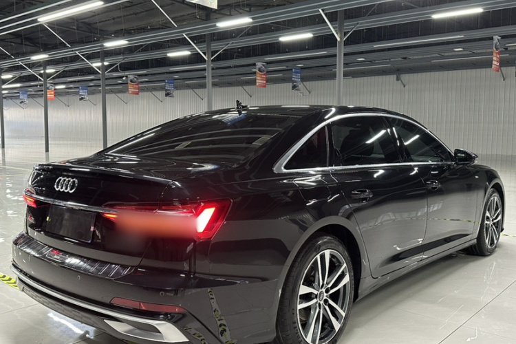 奥迪A6L 2023款 改款 40 TFSI 豪华动感型车身外观6007