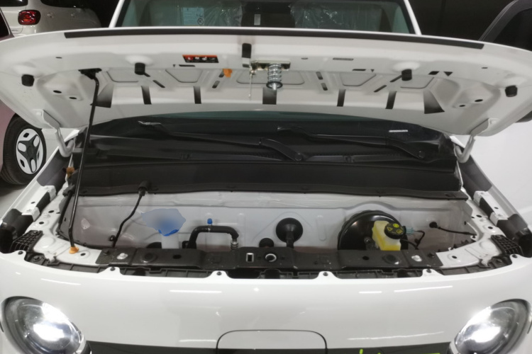 吉利银河 熊猫 2025款 210km 元气熊机舱底盘24