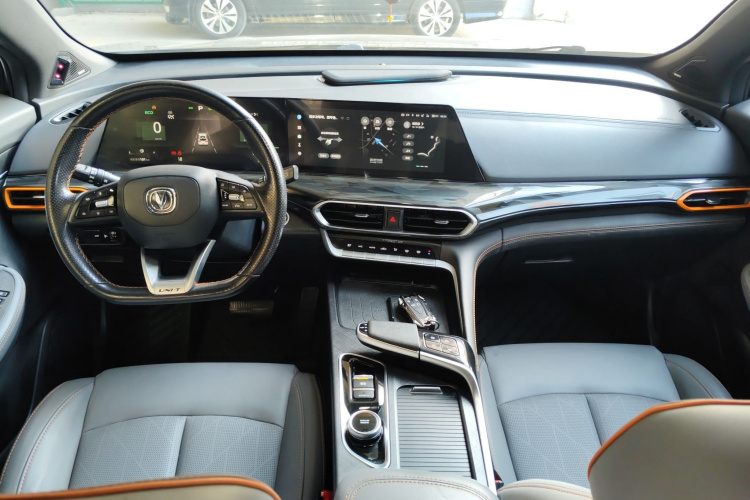 长安UNI-T 2022款 1.5T 旗舰型中控内饰12