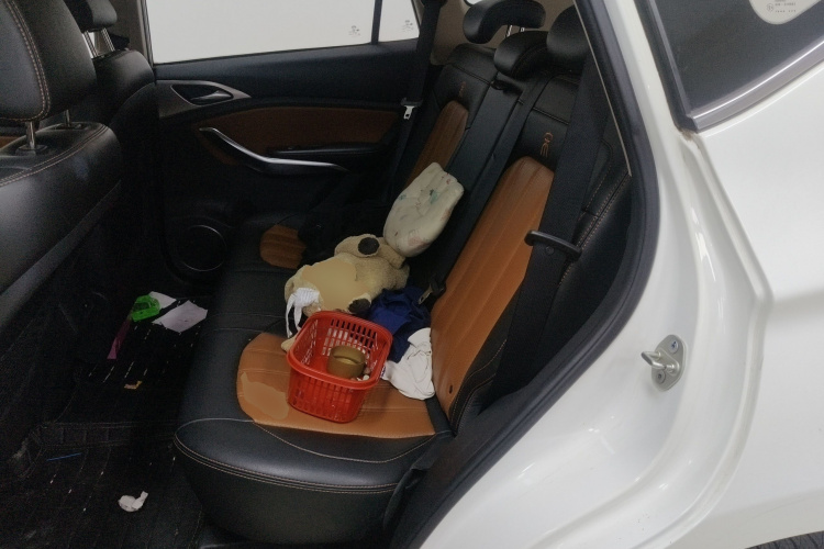 比亚迪 宋 2016款 2.0TID 自动豪华型中控内饰21