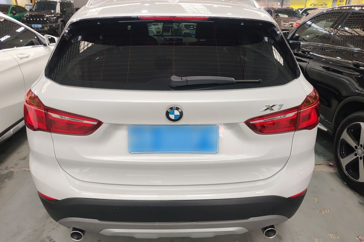 宝马X1 2016款 sDrive20Li 豪华型车身外观6