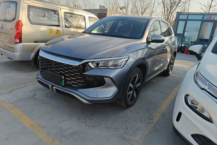 比亚迪 宋Pro新能源 2024款 荣耀版 DM-i 71KM领航型车身外观1