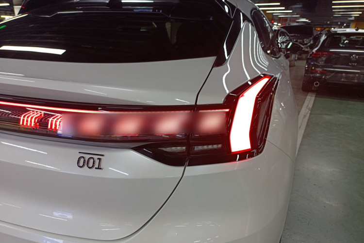 极氪001 2022款 超长续航双电机 YOU版车身外观9