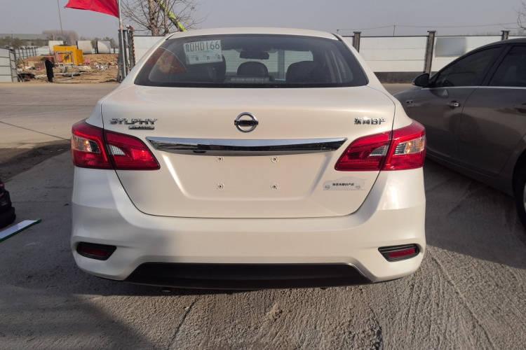 日产 轩逸 2019款 经典 1.6XL CVT豪华版车身外观6