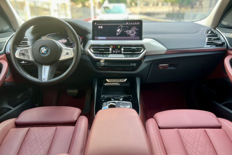 宝马iX3 2023款 创领型中控内饰7009