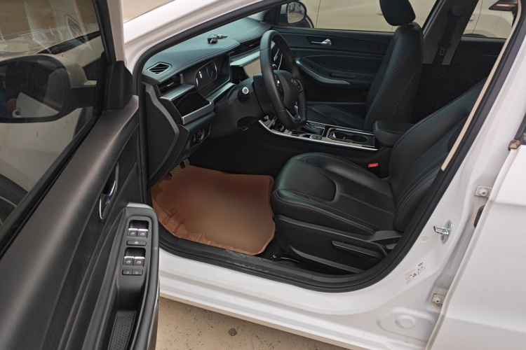 奇瑞 艾瑞泽5 2021款 PRO 1.5L CVT青春版中控内饰20