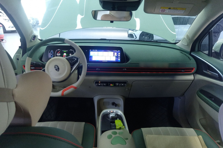 欧拉好猫 2022款 400km标准续航 尊贵型 磷酸铁锂中控内饰7002