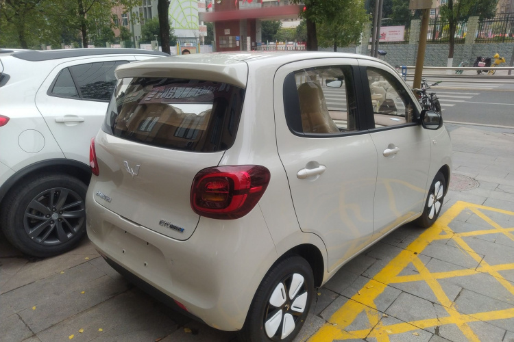 五菱汽车 宏光MINIEV 2025款 四门版 臻享+款车身外观7