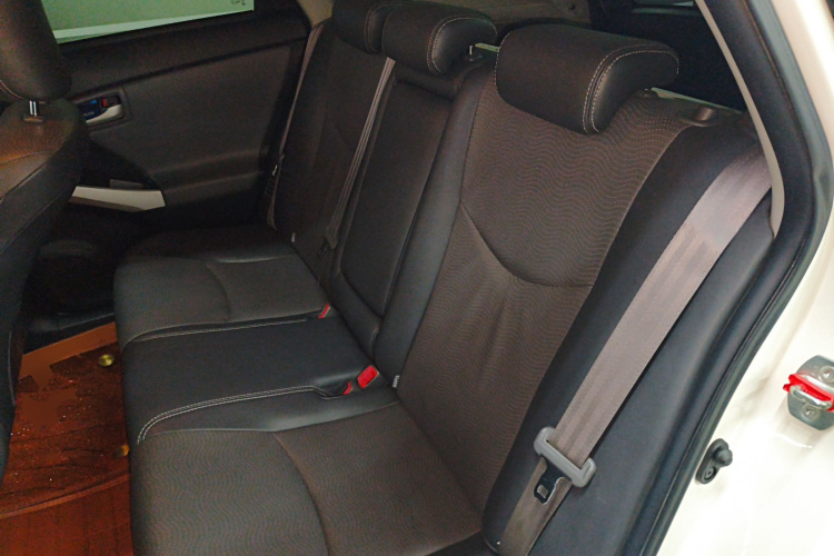 丰田 普锐斯 2012款 1.8L 豪华先进版中控内饰7004