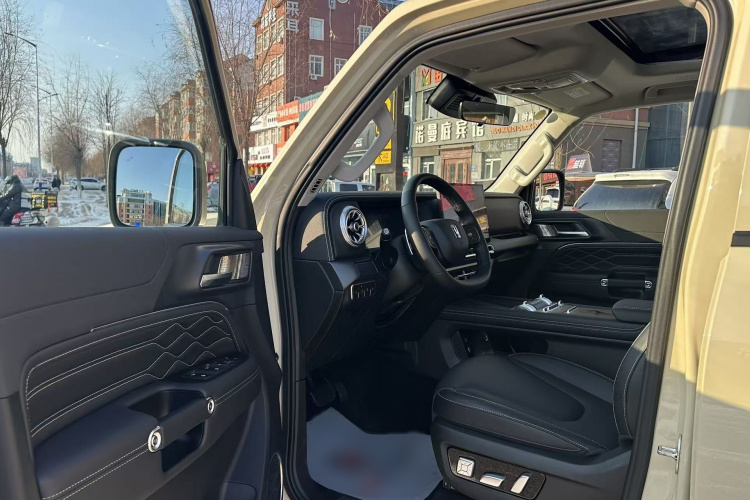 坦克300 2025款 2.4T 柴油版局部细节9002