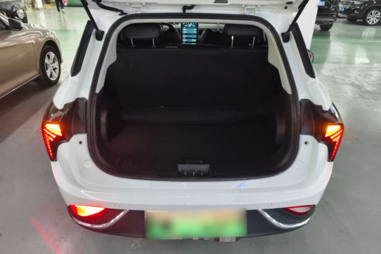 哪吒汽车 哪吒V 2022款 潮 400 Lite局部细节23