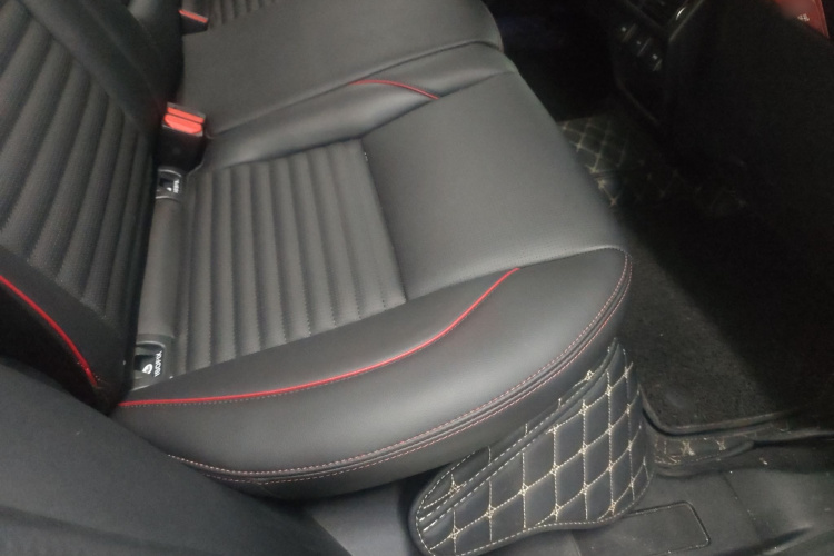 路虎 发现运动版 2023款 249PS R-Dynamic S 性能版局部细节9004