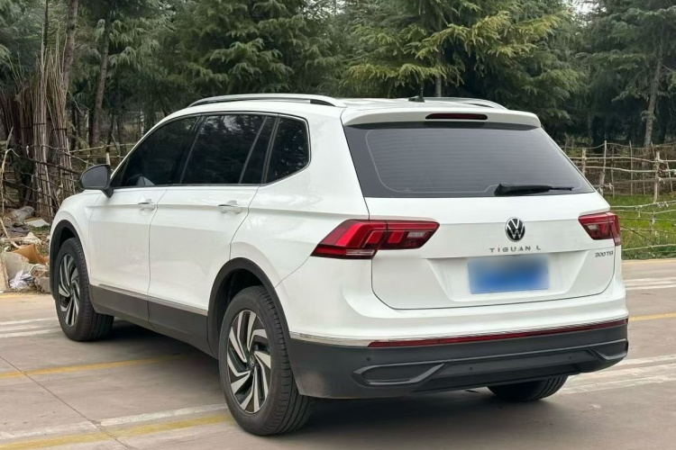 大众 途观L 2025款 出众款 300TSI 自动两驱龙腾版车身外观6006