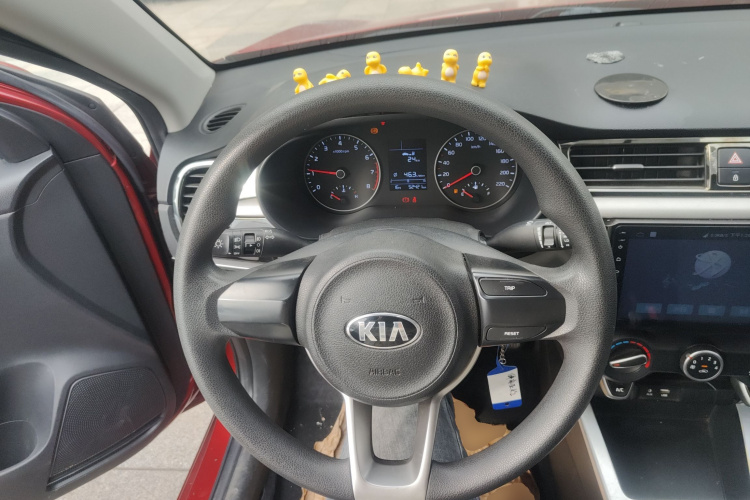 起亚K2 2017款 三厢 1.4L MT GLS局部细节13